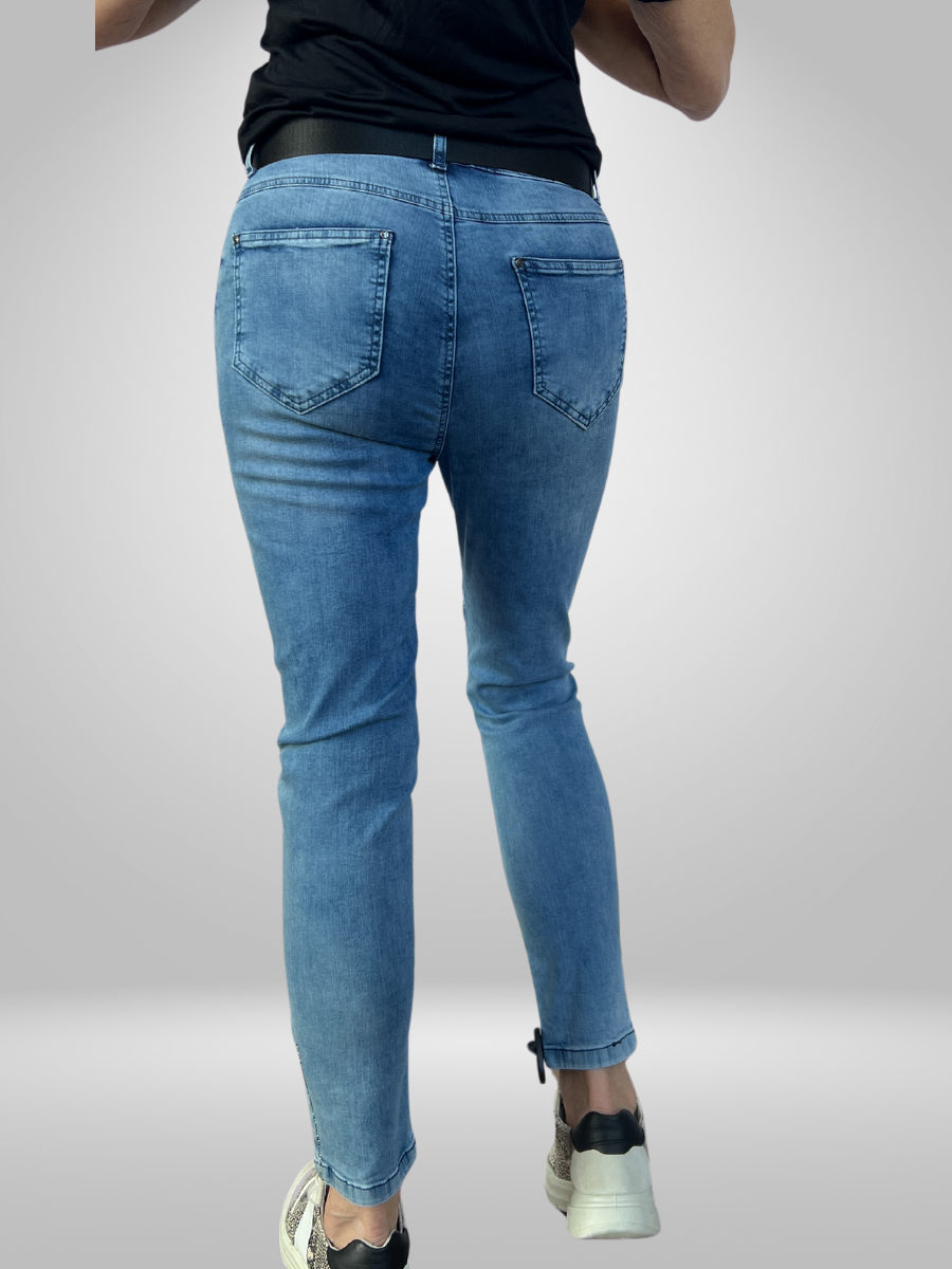 Upgrade your denim game with our Carmito Skinny Jeans. Crafted from a blend of 98% cotton and 2% elastane, these jeans provide the ideal combination of flexibility and strength. Embrace both comfort and fashion with these must-have jeans, designed to make a statement and elevate your style. Shop now and experience the perfect fit for a standout look.